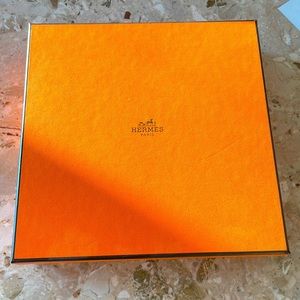 Hermes belt box with ribbon!